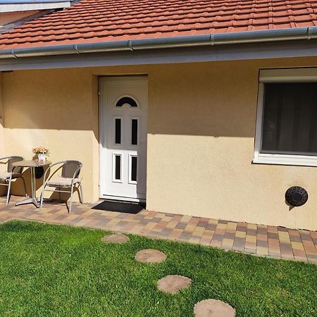 Green Garden Apartment Ingyenes Zart Parkoloval Szegedin Exterior foto