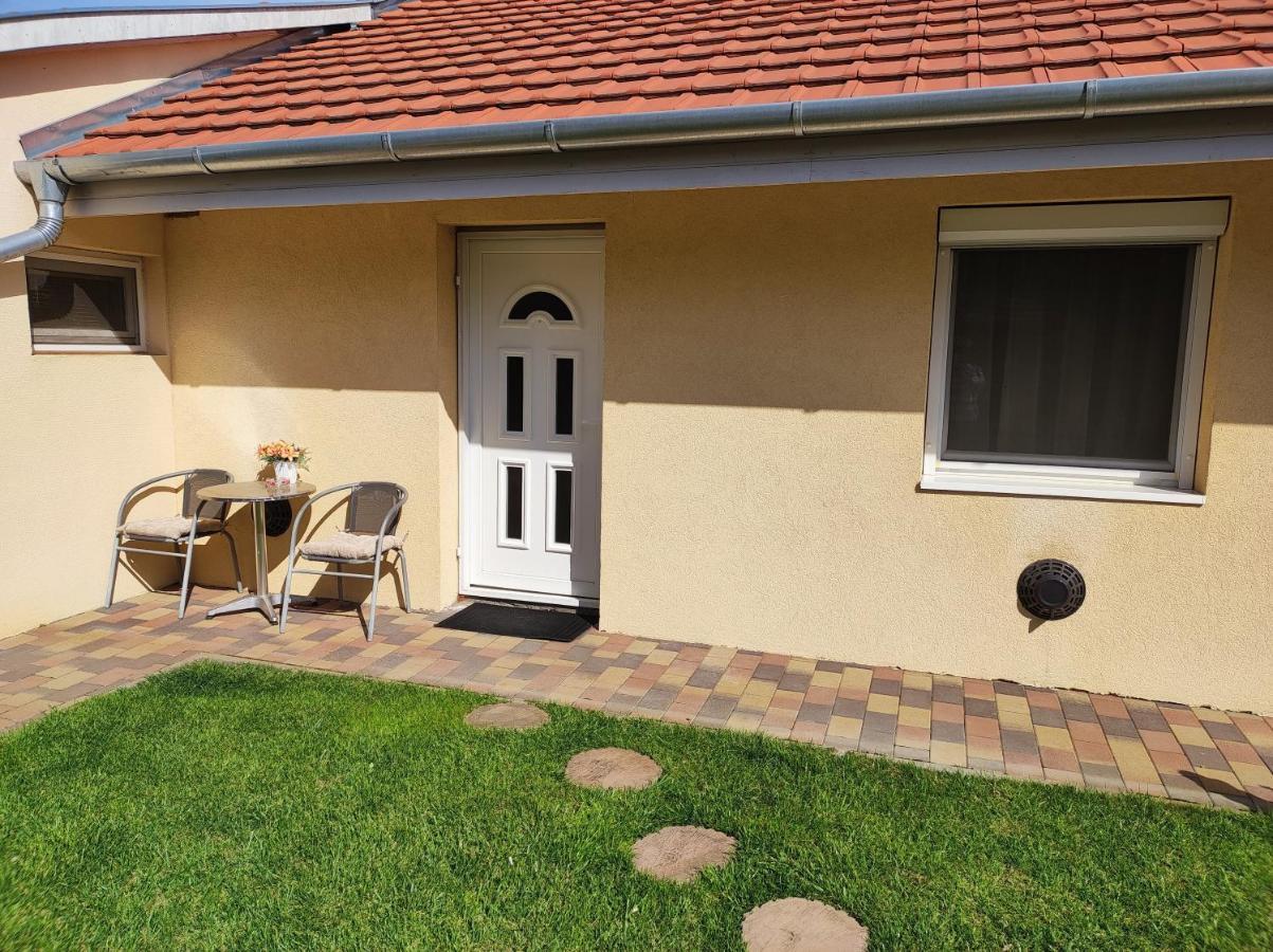 Green Garden Apartment Ingyenes Zart Parkoloval Szegedin Exterior foto